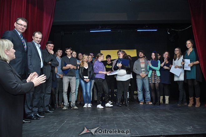 Finał i rozdanie nagród IX Ogólnopolskiego Festiwalu Teatrów Małych „Igła” [28.09.2013] - zdjęcie #11 - eOstroleka.pl