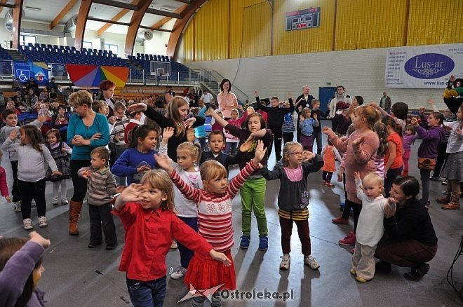 „Wspólnie z rodziną” – fantastyczny festyn dla rodziców i ich pociech [29.09.2013] - zdjęcie #3 - eOstroleka.pl