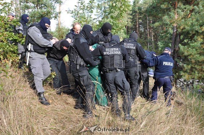 Nieudana ucieczka więźniów z pod ostrołęckiego więzienia [30.09.2013] - zdjęcie #57 - eOstroleka.pl