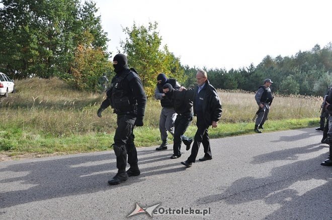 Nieudana ucieczka więźniów z pod ostrołęckiego więzienia [30.09.2013] - zdjęcie #63 - eOstroleka.pl