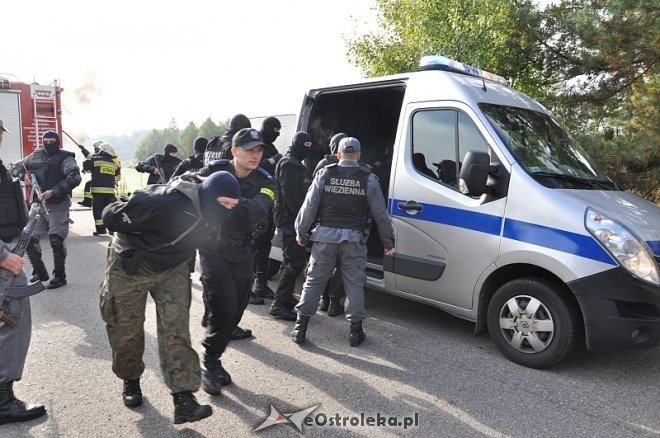 Nieudana ucieczka więźniów z pod ostrołęckiego więzienia [30.09.2013] - zdjęcie #64 - eOstroleka.pl