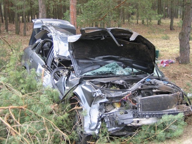 Zatrważające statystyki na drogach w regionie: Od początku roku w wypadkach zginęło już 16 osób [DRASTYCZNE ZDJĘCIA] - zdjęcie #1 - eOstroleka.pl