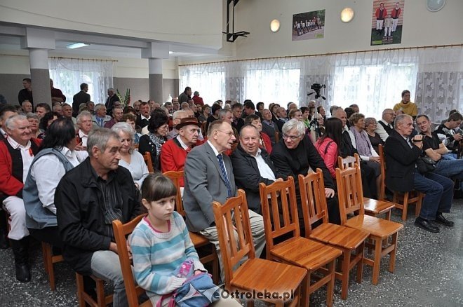 Regionalny Przegląd Harmonistów i Skrzypków Ludowych „Kurpiowskie Granie” w Lelisie [06.10.2013] - zdjęcie #36 - eOstroleka.pl