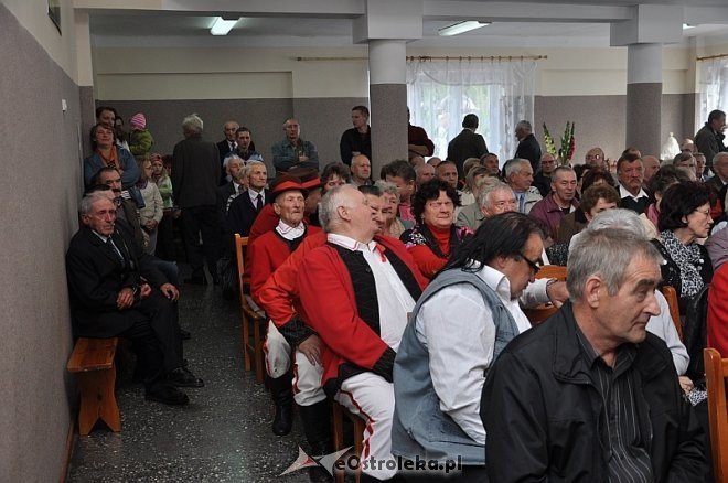 Regionalny Przegląd Harmonistów i Skrzypków Ludowych „Kurpiowskie Granie” w Lelisie [06.10.2013] - zdjęcie #4 - eOstroleka.pl