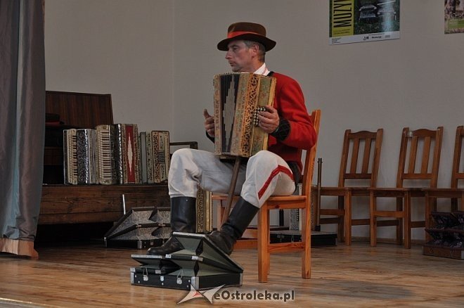 Regionalny Przegląd Harmonistów i Skrzypków Ludowych „Kurpiowskie Granie” w Lelisie [06.10.2013] - zdjęcie #34 - eOstroleka.pl