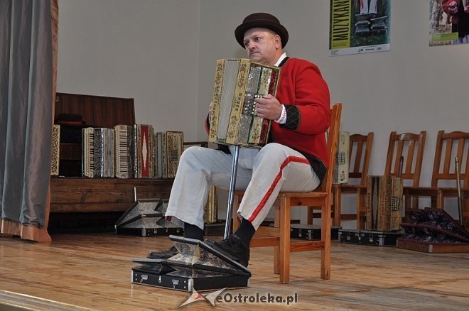 Regionalny Przegląd Harmonistów i Skrzypków Ludowych „Kurpiowskie Granie” w Lelisie [06.10.2013] - zdjęcie #27 - eOstroleka.pl