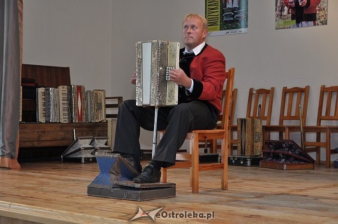 Regionalny Przegląd Harmonistów i Skrzypków Ludowych „Kurpiowskie Granie” w Lelisie [06.10.2013] - zdjęcie #16 - eOstroleka.pl