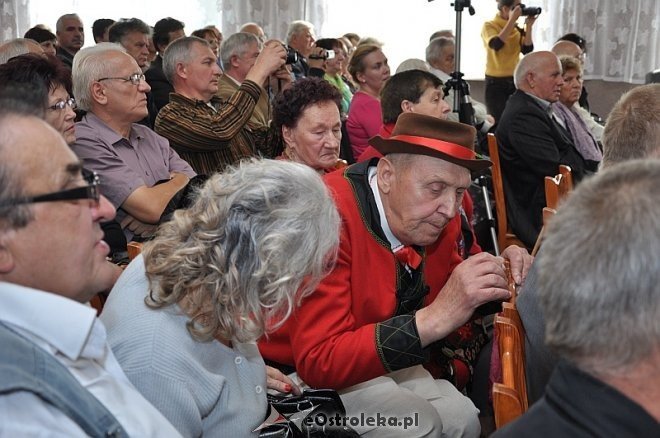Regionalny Przegląd Harmonistów i Skrzypków Ludowych „Kurpiowskie Granie” w Lelisie [06.10.2013] - zdjęcie #23 - eOstroleka.pl