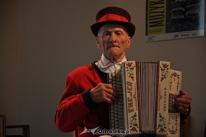 Regionalny Przegląd Harmonistów i Skrzypków Ludowych „Kurpiowskie Granie” w Lelisie [06.10.2013] - zdjęcie #10 - eOstroleka.pl