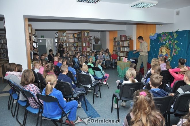 Spotkanie z Rafałem Lasotą w Miejskiej Bibliotece Publicznej [10.10.2013] - zdjęcie #20 - eOstroleka.pl