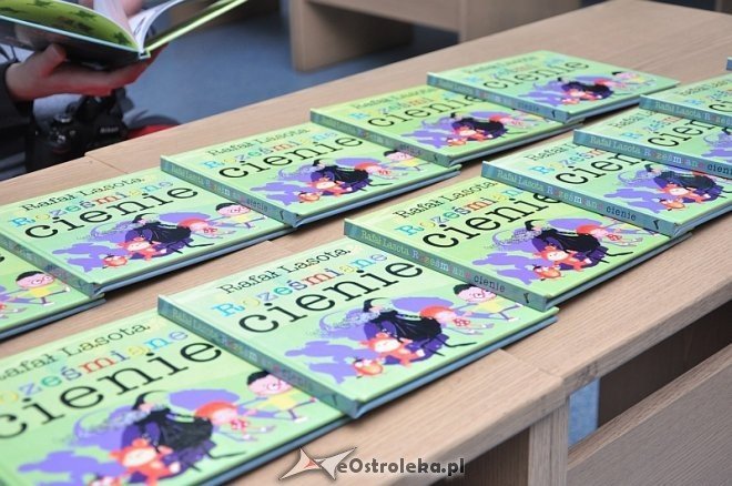 Spotkanie z Rafałem Lasotą w Miejskiej Bibliotece Publicznej [10.10.2013] - zdjęcie #3 - eOstroleka.pl
