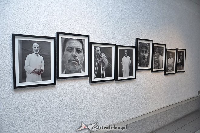 Ostrołęcki Festiwal Fotografii: Wernisaż wystawy Filipa Ćwika pt. „„12 twarzy/faces” [10.10.2013] - zdjęcie #20 - eOstroleka.pl