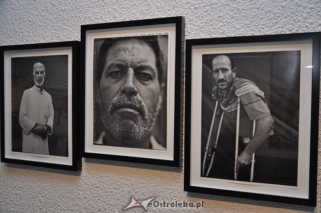 Ostrołęcki Festiwal Fotografii: Wernisaż wystawy Filipa Ćwika pt. „„12 twarzy/faces” [10.10.2013] - zdjęcie #16 - eOstroleka.pl