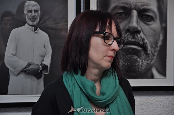 Ostrołęcki Festiwal Fotografii: Wernisaż wystawy Filipa Ćwika pt. „„12 twarzy/faces” [10.10.2013] - zdjęcie #12 - eOstroleka.pl