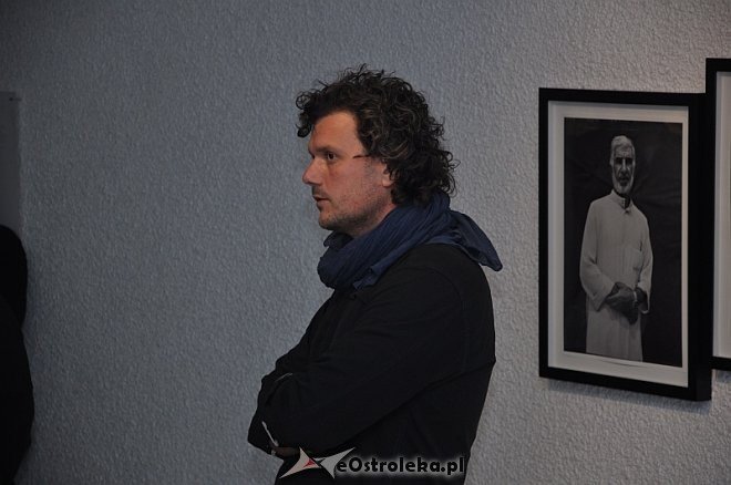 Ostrołęcki Festiwal Fotografii: Wernisaż wystawy Filipa Ćwika pt. „„12 twarzy/faces” [10.10.2013] - zdjęcie #5 - eOstroleka.pl