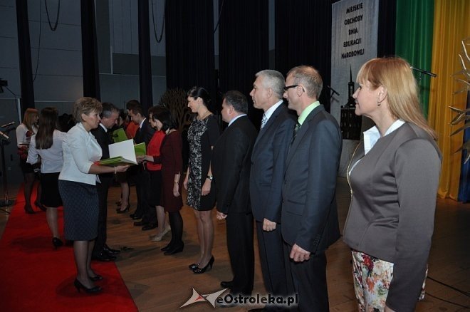 Miejskie obchody Dnia Edukacji Narodowej oraz inauguracja projektu „Bezpieczna Szkoła” [11.10.2013] - zdjęcie #56 - eOstroleka.pl