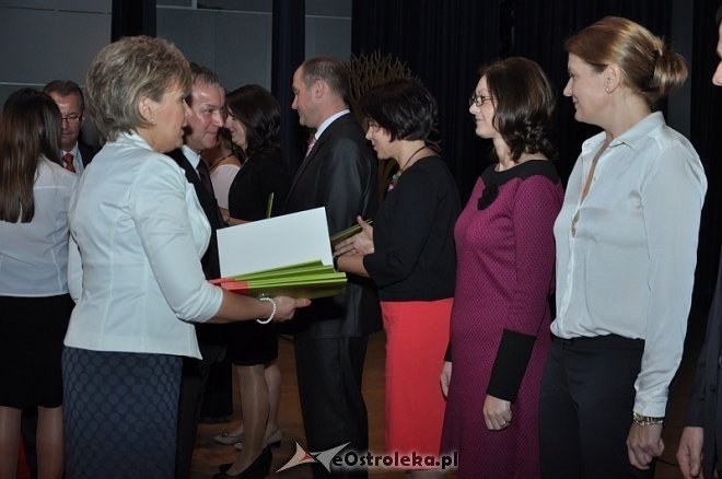 Miejskie obchody Dnia Edukacji Narodowej oraz inauguracja projektu „Bezpieczna Szkoła” [11.10.2013] - zdjęcie #12 - eOstroleka.pl