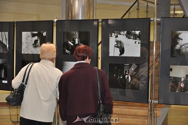 Wernisaż wystawy fotografii PUAP Kolektyw [11.10.2013] - zdjęcie #8 - eOstroleka.pl