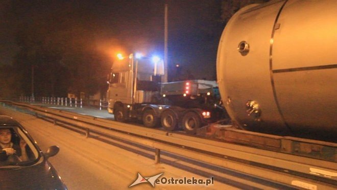 Niecodzienny transport ulicami Ostrołęki [11.10.2013] - zdjęcie #19 - eOstroleka.pl