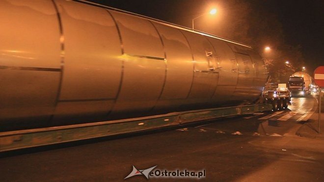 Niecodzienny transport ulicami Ostrołęki [11.10.2013] - zdjęcie #4 - eOstroleka.pl