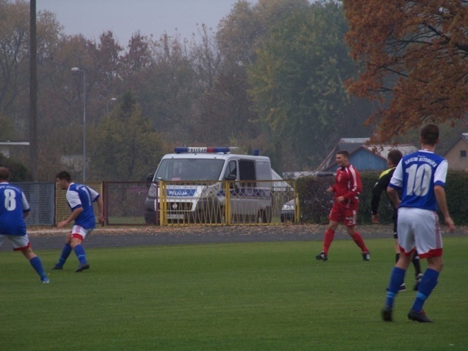 Narew Ostrołęka - MKS Przasnysz (12.10.2013) - zdjęcie #31 - eOstroleka.pl