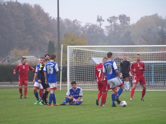 Narew Ostrołęka - MKS Przasnysz (12.10.2013) - zdjęcie #18 - eOstroleka.pl