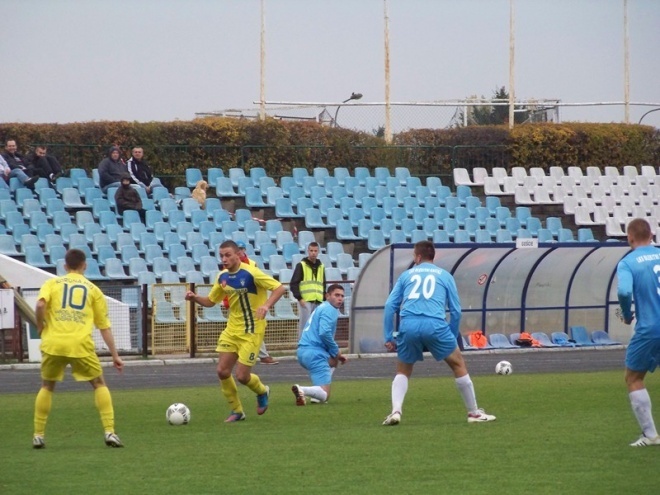 Korona HiD Ostrołęka - Błękitni Raciąż (13.10.2013) - zdjęcie #29 - eOstroleka.pl