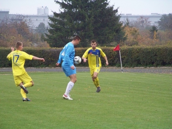 Korona HiD Ostrołęka - Błękitni Raciąż (13.10.2013) - zdjęcie #28 - eOstroleka.pl