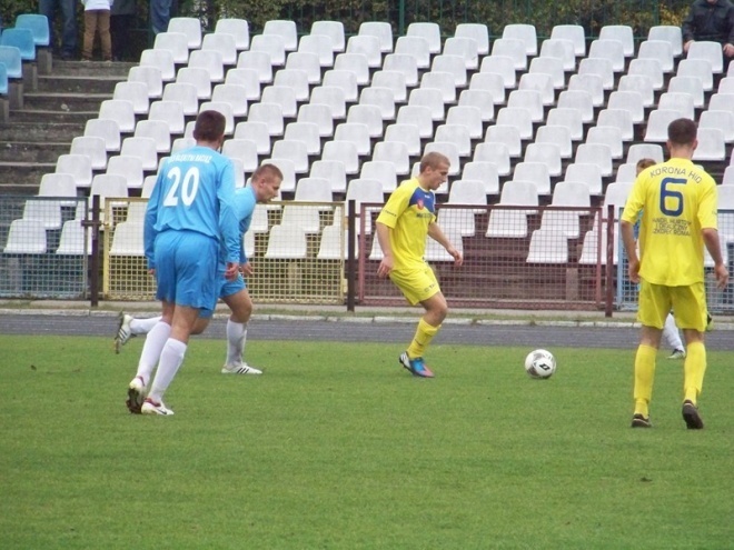 Korona HiD Ostrołęka - Błękitni Raciąż (13.10.2013) - zdjęcie #22 - eOstroleka.pl