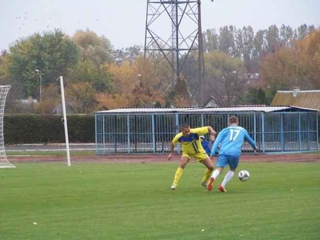 Korona HiD Ostrołęka - Błękitni Raciąż (13.10.2013) - zdjęcie #21 - eOstroleka.pl