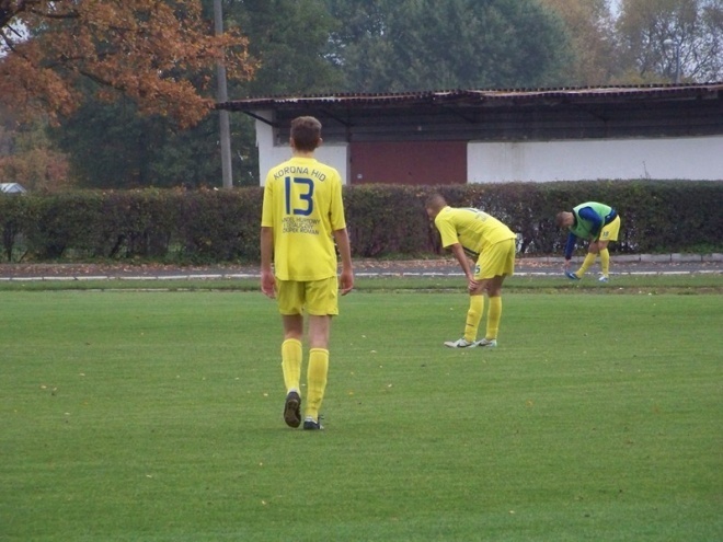 Korona HiD Ostrołęka - Błękitni Raciąż (13.10.2013) - zdjęcie #13 - eOstroleka.pl