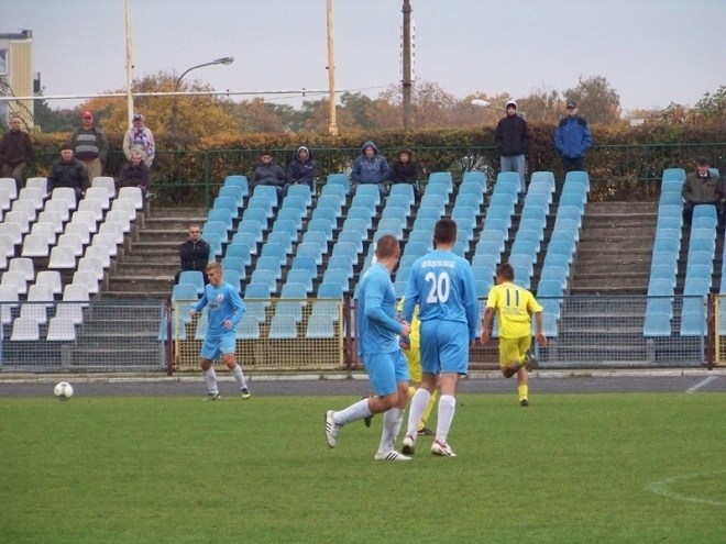 Korona HiD Ostrołęka - Błękitni Raciąż (13.10.2013) - zdjęcie #12 - eOstroleka.pl