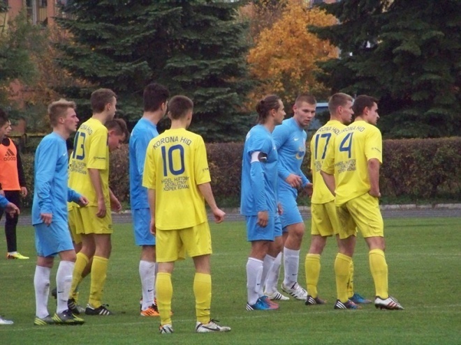 Korona HiD Ostrołęka - Błękitni Raciąż (13.10.2013) - zdjęcie #1 - eOstroleka.pl