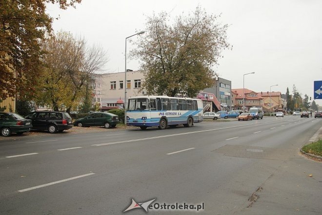 Ostrołęka: Kolizja autobusu i osobówki na 11 Listopada [14.10.2013] - zdjęcie #13 - eOstroleka.pl