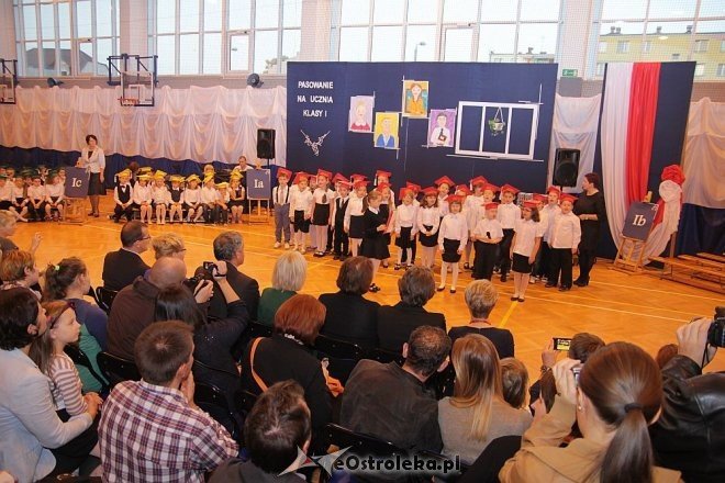 Pasowanie na ucznia w SP 10 [14.10.2013] - zdjęcie #2 - eOstroleka.pl