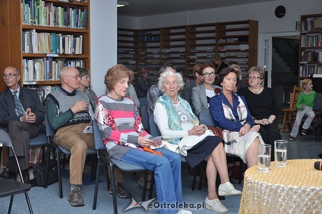 Wieczór w Arce: Spotkanie z Marią Ulatowską [17.10.2013] - zdjęcie #12 - eOstroleka.pl