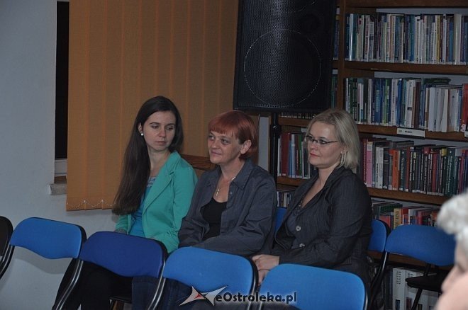 Wieczór w Arce: Spotkanie z Marią Ulatowską [17.10.2013] - zdjęcie #3 - eOstroleka.pl
