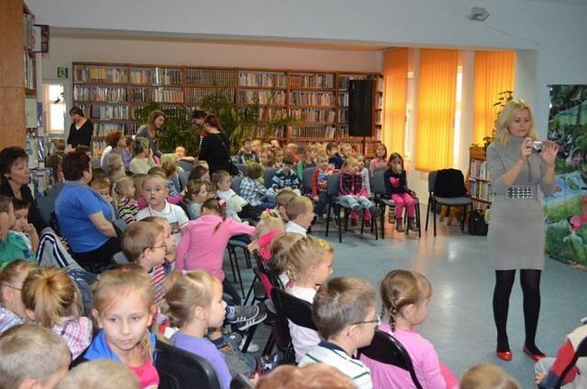 Teatr Urwis w Miejskiej Bibliotece Publicznej [18.10.2013] - zdjęcie #67 - eOstroleka.pl