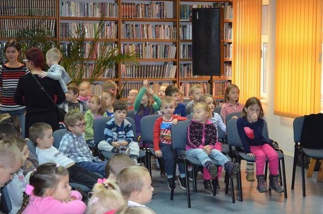 Teatr Urwis w Miejskiej Bibliotece Publicznej [18.10.2013] - zdjęcie #66 - eOstroleka.pl