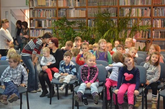 Teatr Urwis w Miejskiej Bibliotece Publicznej [18.10.2013] - zdjęcie #62 - eOstroleka.pl