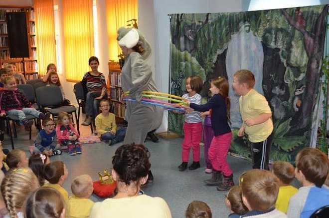 Teatr Urwis w Miejskiej Bibliotece Publicznej [18.10.2013] - zdjęcie #41 - eOstroleka.pl