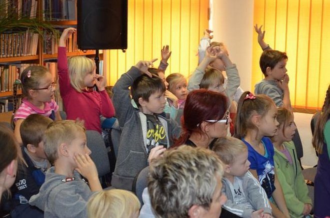 Teatr Urwis w Miejskiej Bibliotece Publicznej [18.10.2013] - zdjęcie #38 - eOstroleka.pl