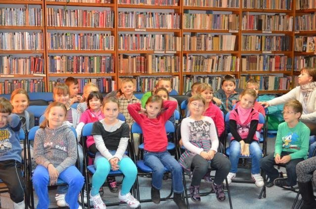 Teatr Urwis w Miejskiej Bibliotece Publicznej [18.10.2013] - zdjęcie #25 - eOstroleka.pl