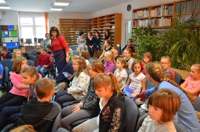 Teatr Urwis w Miejskiej Bibliotece Publicznej [18.10.2013] - zdjęcie #22 - eOstroleka.pl