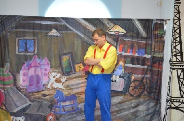 Teatr Urwis w Miejskiej Bibliotece Publicznej [18.10.2013] - zdjęcie #20 - eOstroleka.pl