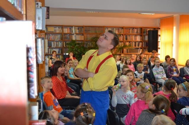 Teatr Urwis w Miejskiej Bibliotece Publicznej [18.10.2013] - zdjęcie #19 - eOstroleka.pl