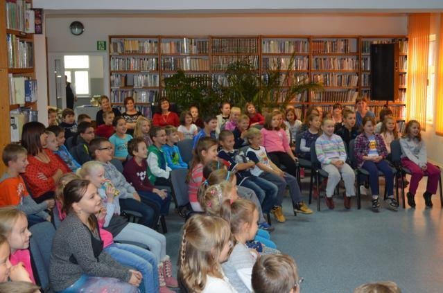 Teatr Urwis w Miejskiej Bibliotece Publicznej [18.10.2013] - zdjęcie #17 - eOstroleka.pl