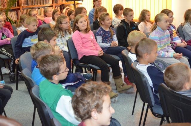 Teatr Urwis w Miejskiej Bibliotece Publicznej [18.10.2013] - zdjęcie #15 - eOstroleka.pl