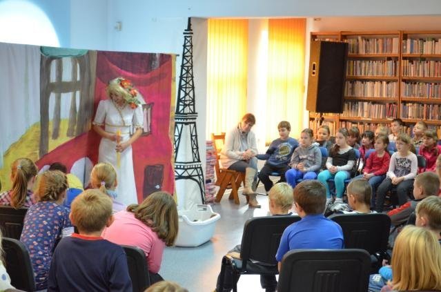 Teatr Urwis w Miejskiej Bibliotece Publicznej [18.10.2013] - zdjęcie #10 - eOstroleka.pl