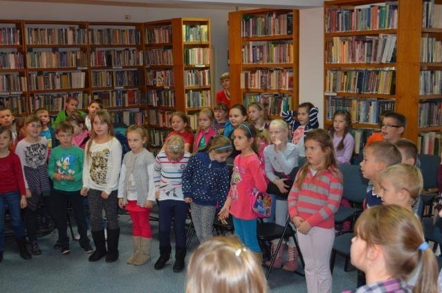 Teatr Urwis w Miejskiej Bibliotece Publicznej [18.10.2013] - zdjęcie #6 - eOstroleka.pl